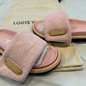 Louis Vuitton Pool Pillow Flat Comfort Sandals